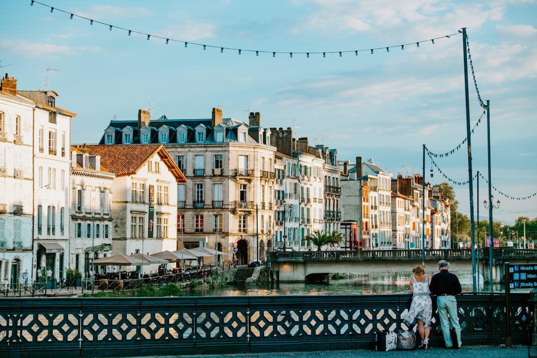 Bayonne & La Côte Basque à Petit Prix : 4 Jours Inoubliables entre Amis