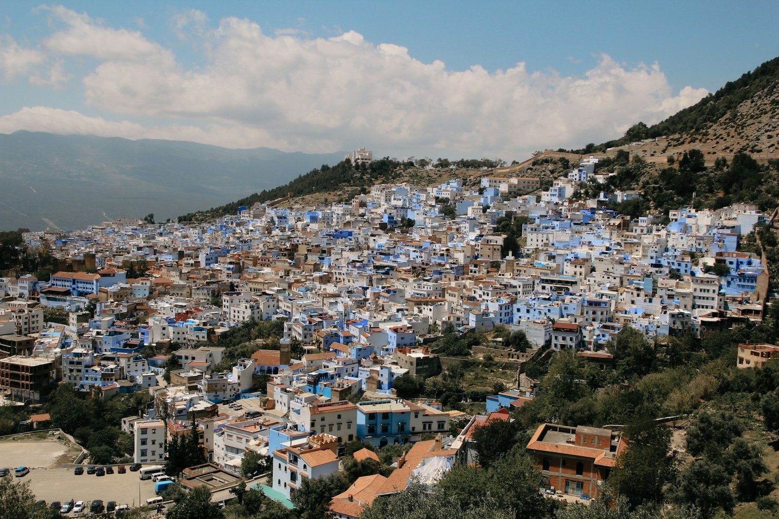 Vue panoramique de Chefchaouen, la ville bleue du Maroc dans les montagnes du Rif