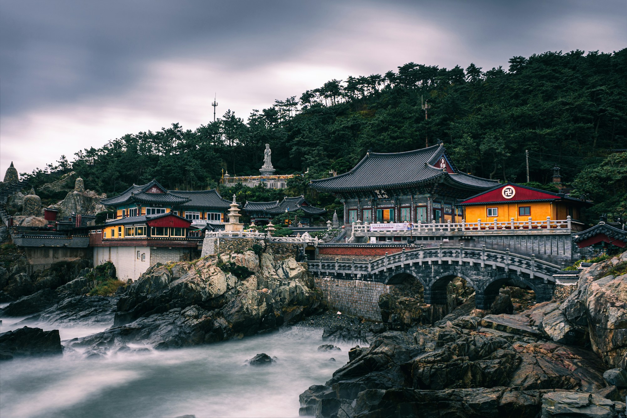 Haedong Yonggungsa Buddhist temple on the rocky cliffs of Busan's coastline in South Korea