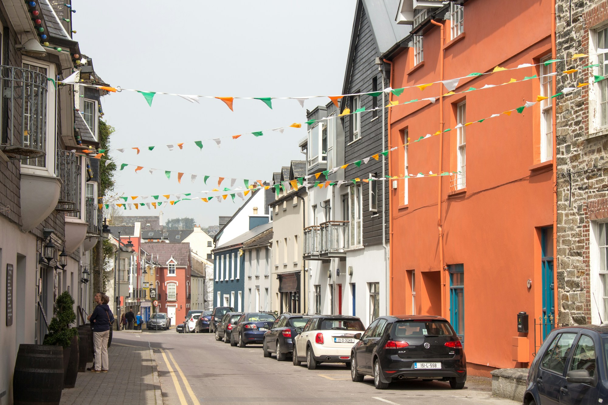 Rues colorées de Kinsale avec maisons peintes aux couleurs vives - Cork, Irlande