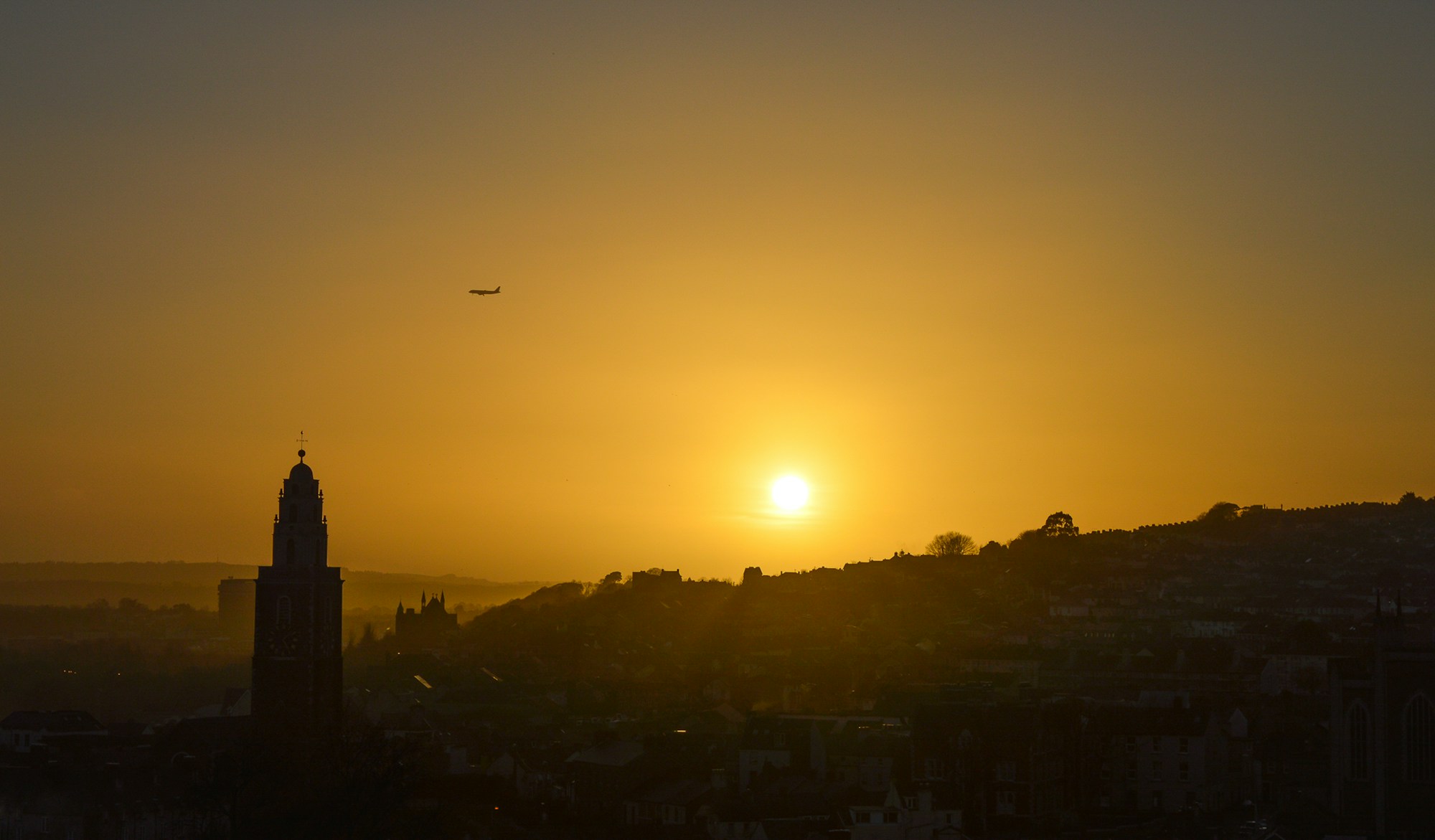 Coucher de soleil sur Cork avec la tour de Shandon et la rivière Lee