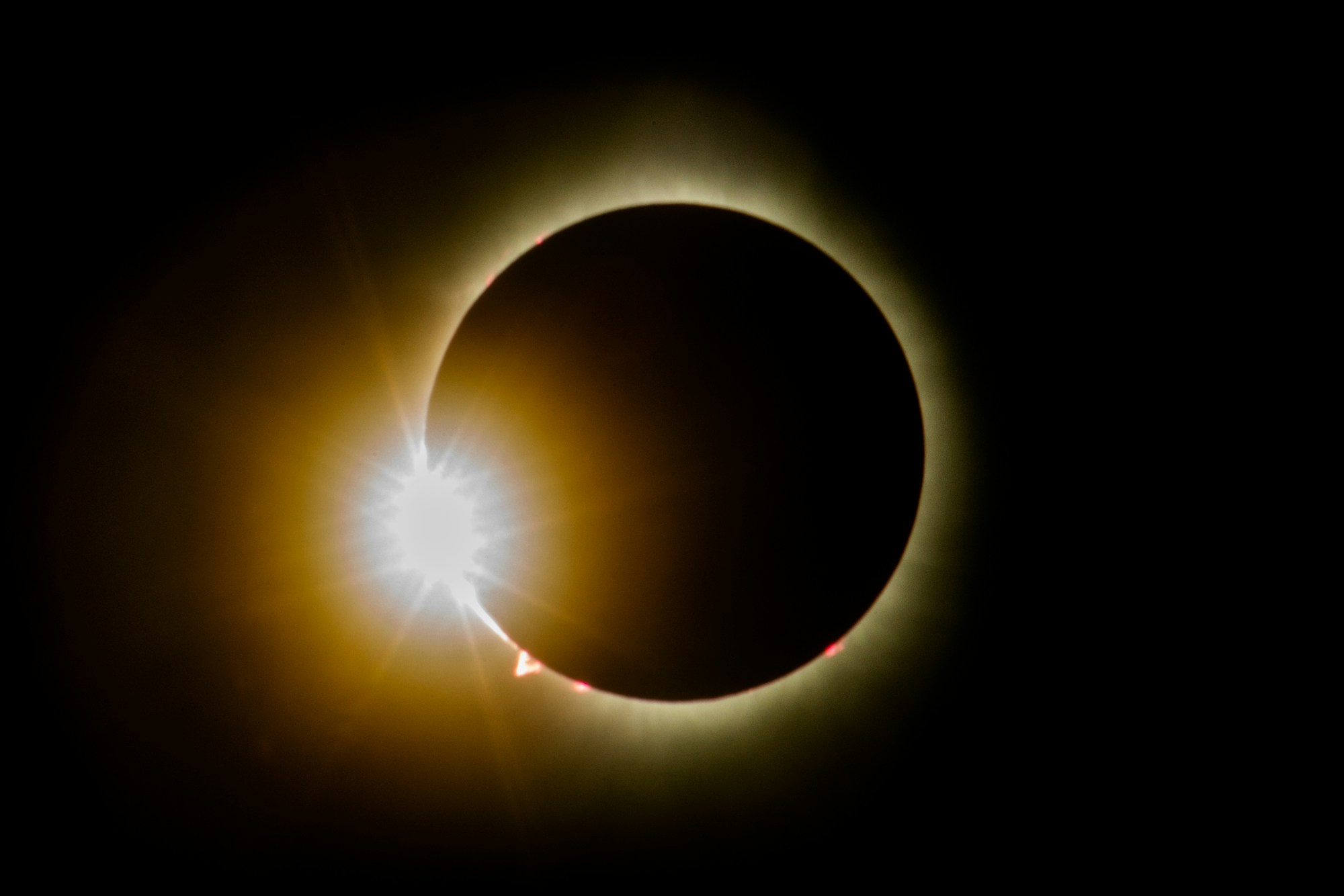 Diamond ring effect during a total solar eclipse