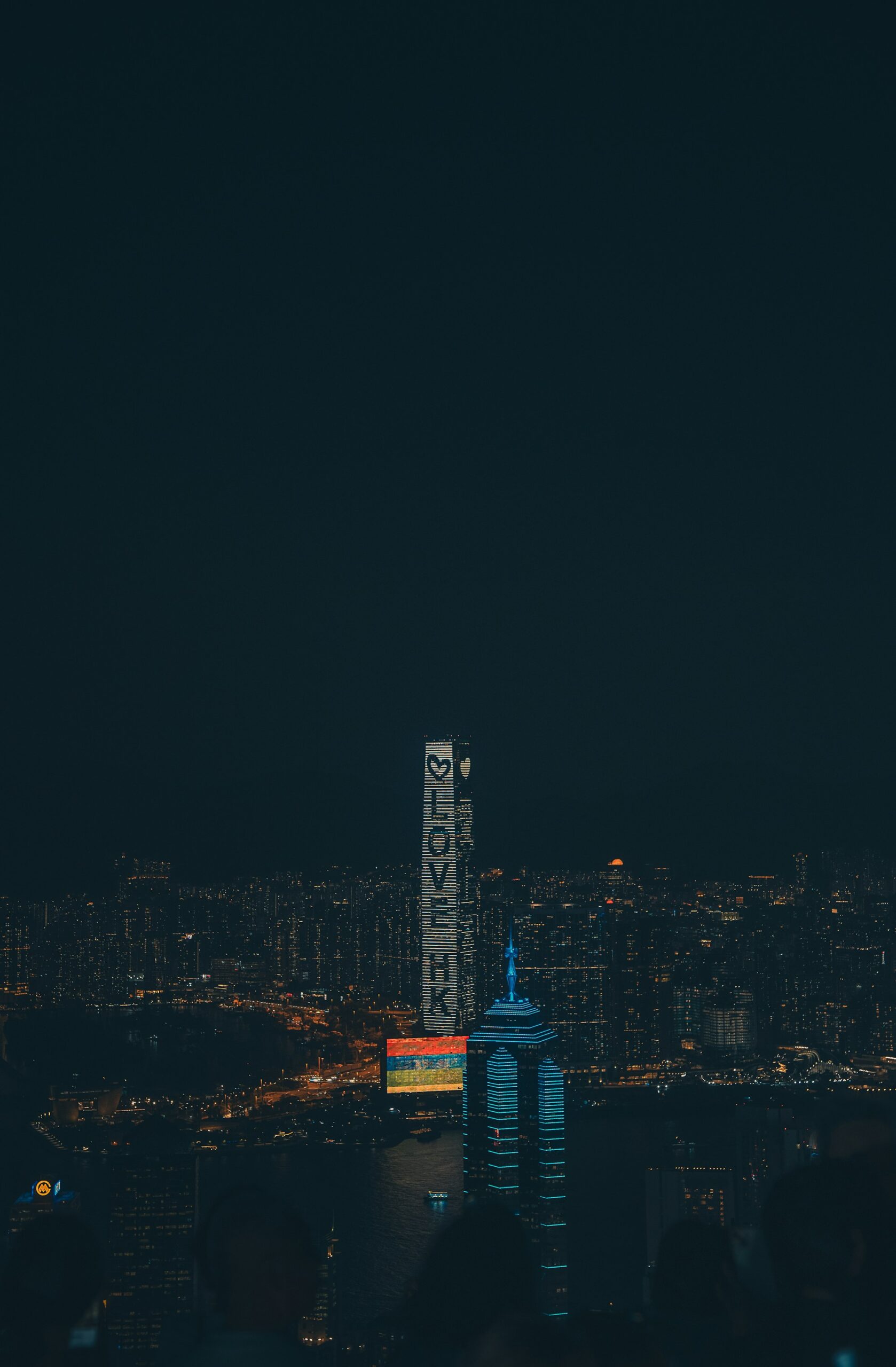 Skyline de Hong Kong vue depuis Victoria Peak la nuit