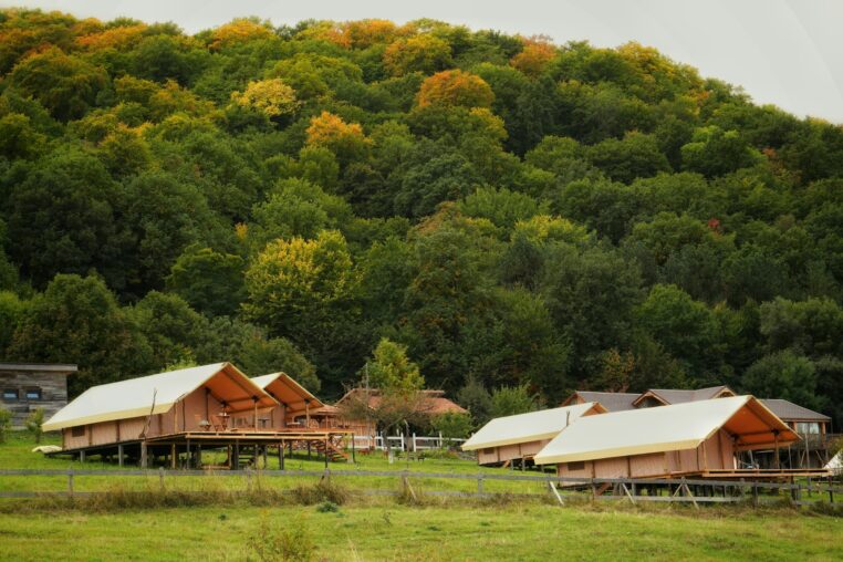 Glamping e soggiorni insoliti in Europa 2026: 15 notti straordinarie