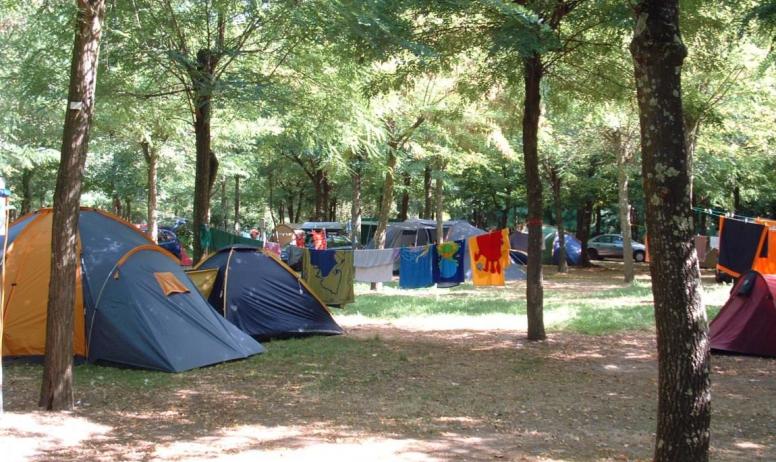 Aire Naturelle La Barque (emplacement tente) – Ferme Graverolle, Saint-Alban-Auriolles, Ardèche (photo 1)