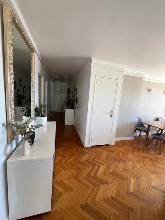 Appartement T3 avec vue mer au centre de Marseille – 24 Rue de la Canebière, 13001 Marseille (photo 2)