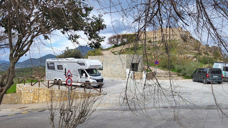 Área de Autocaravanas Zahara de la Sierra – Zahara de la Sierra - Parking Mirador (photo 2)