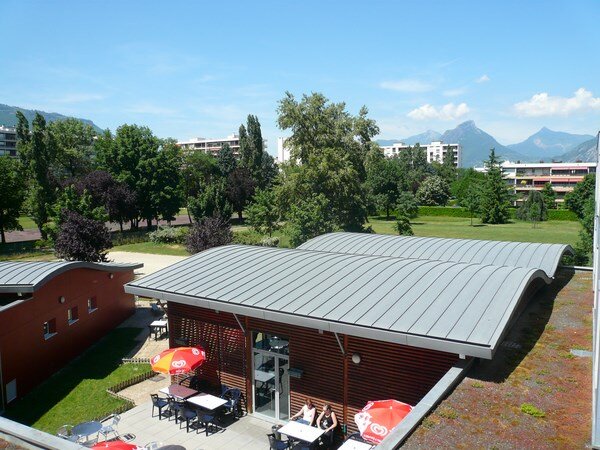 Auberge de Jeunesse HI Grenoble Agglomération – 10, avenue du Grésivaudan, Echirolles (photo 1)