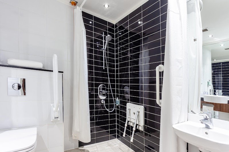 Holiday Inn Express Edinburgh Airport – Eastfield Road, Edinburgh EH28 8LL, Écosse (photo 3)