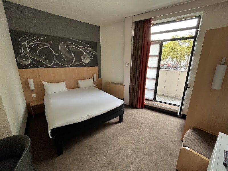 Ibis Paris Gare de Lyon Diderot – 31 Boulevard Diderot, 75012 Paris, France (photo 2)