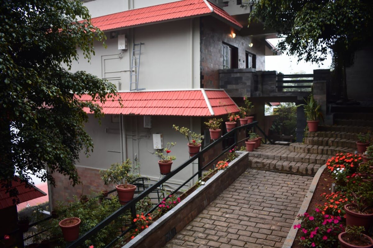 Shamrock Munnar – AM Road, near KSRTC Bus Stand, Munnar, Kerala 685612 (photo 1)