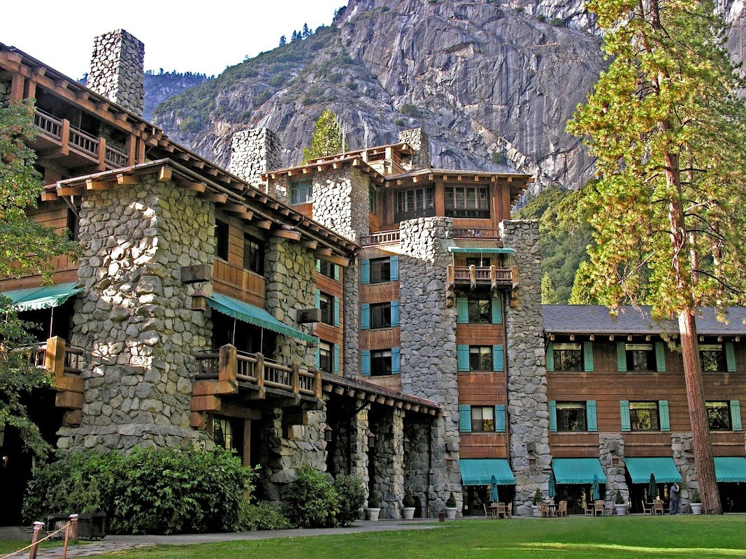 The Ahwahnee Hotel – Yosemite Valley (photo 1)