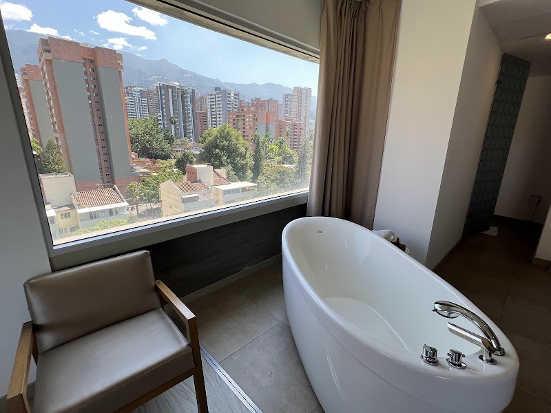 V Grand Hotel a member of Radisson Individuals – El Poblado, Medellín, Colombie (photo 3)