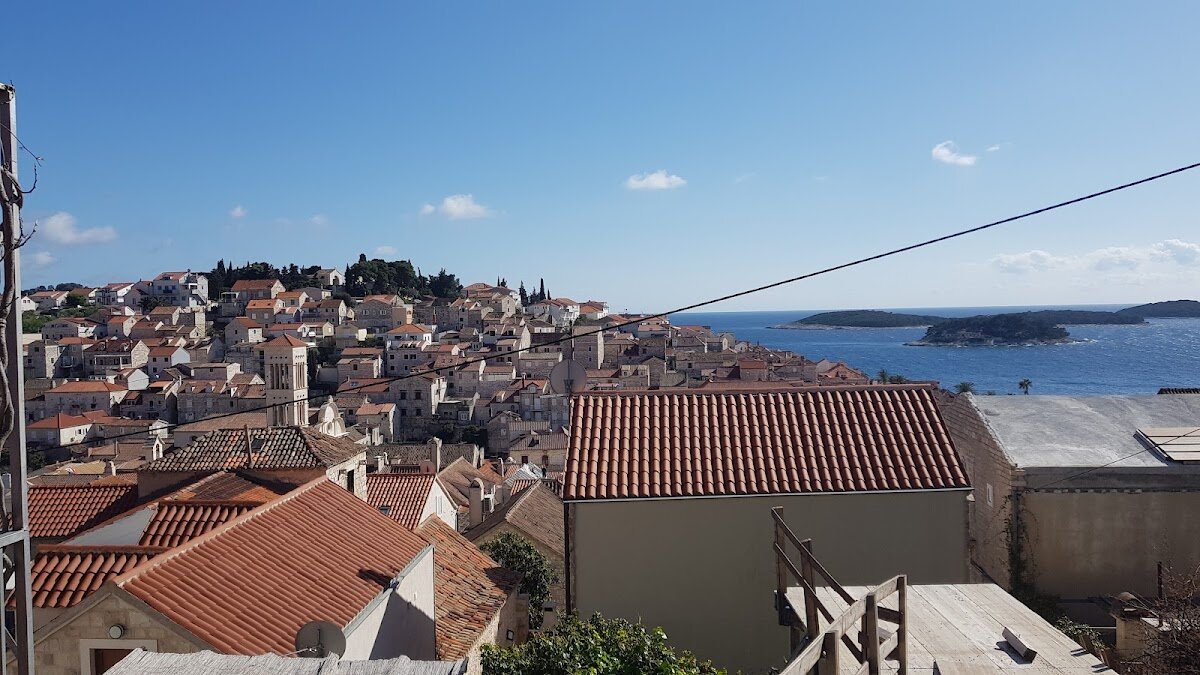 White Rabbit Hostel – Hvar Town centre (photo 1)