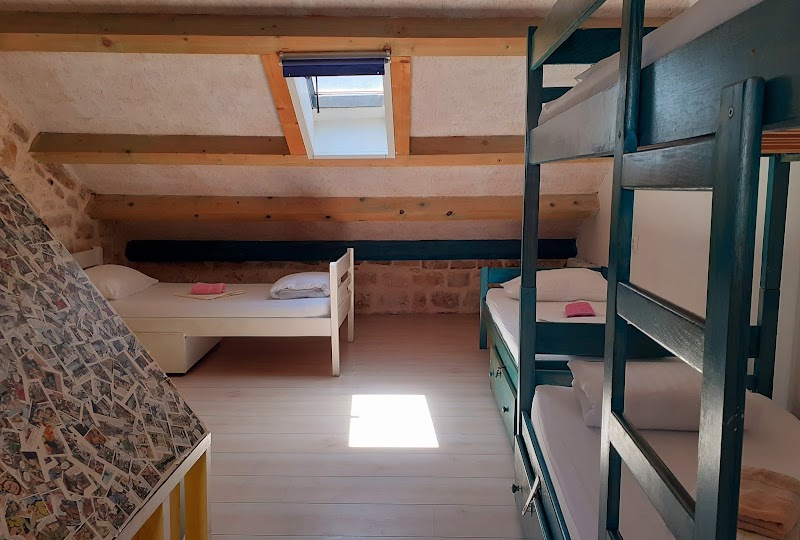 White Rabbit Hostel – Hvar Town centre (photo 2)