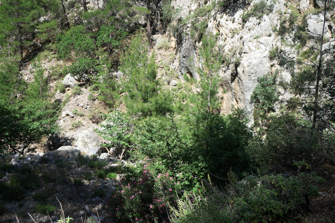 Les Portes de Fer dans les gorges de Samaria en Crète, passage le plus étroit du canyon avec des parois de 300 mètres