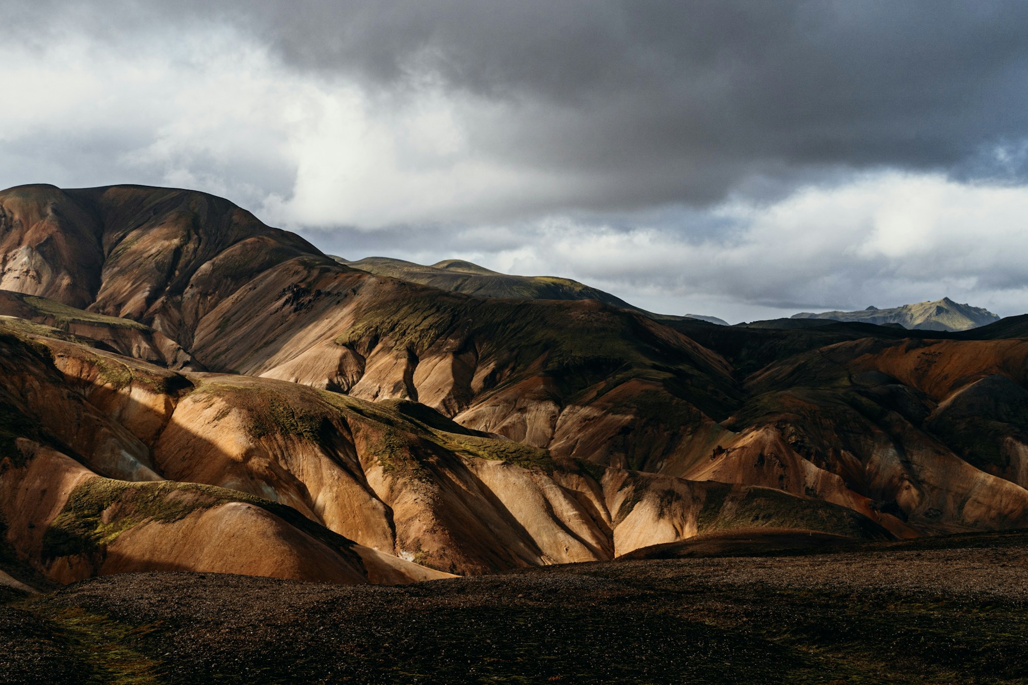 Montagne colorate di riolite a Landmannalaugar negli Highlands islandesi