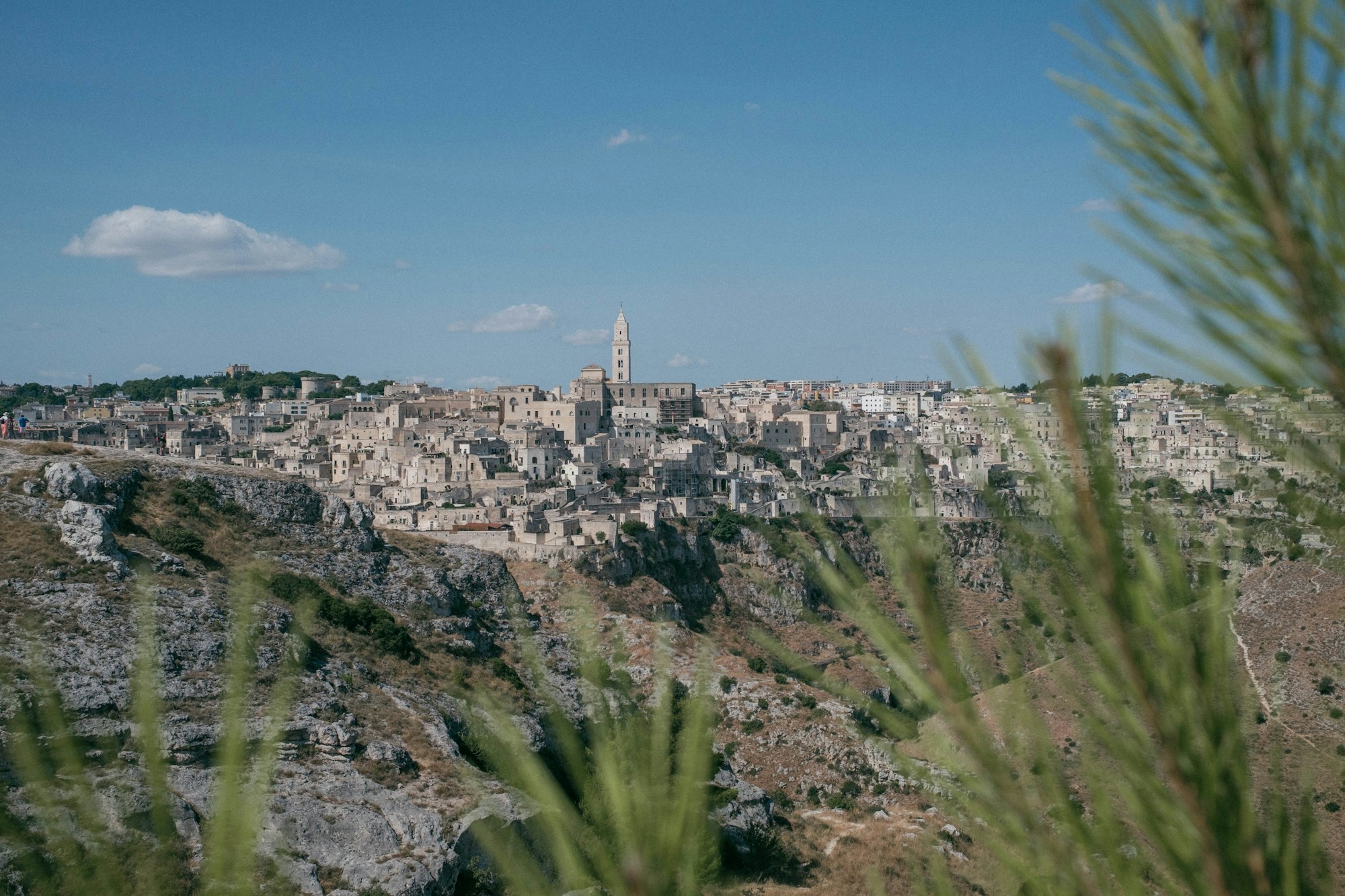 Les Sassi de Matera au lever du soleil, habitations troglodytiques creusées dans la roche calcaire en Basilicate