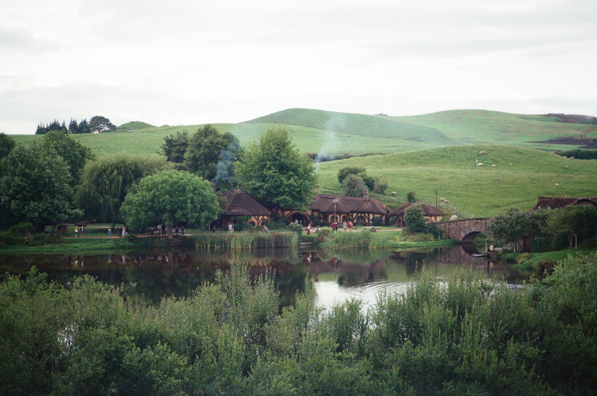 Le Green Dragon Inn à Hobbiton Movie Set en Nouvelle-Zélande, lieu de tournage du Seigneur des Anneaux