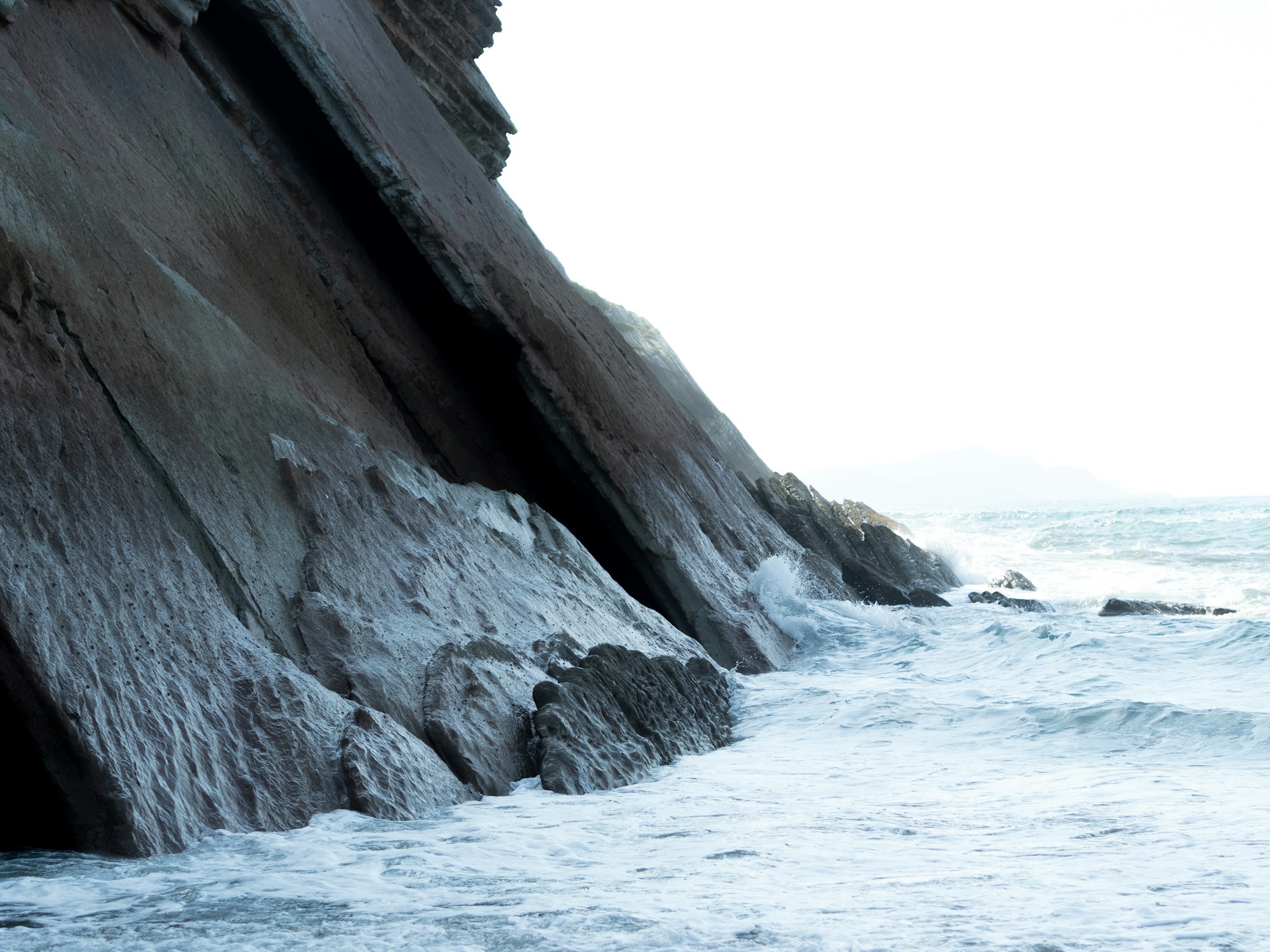Formations rocheuses spectaculaires du Flysch sur la côte basque espagnole