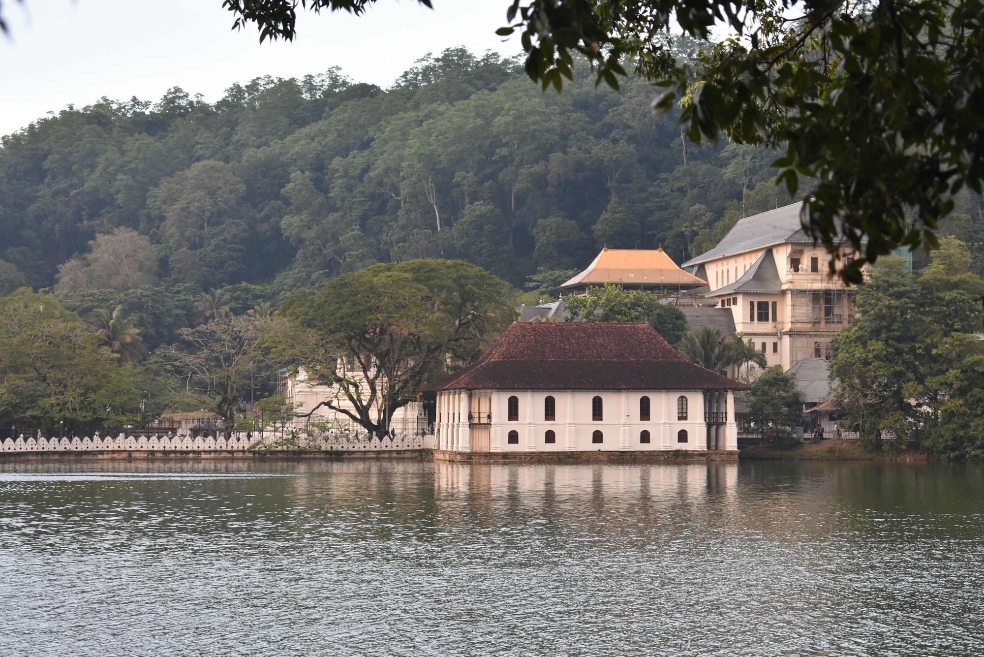 Lac de Kandy et Temple de la Dent du Bouddha, Sri Lanka