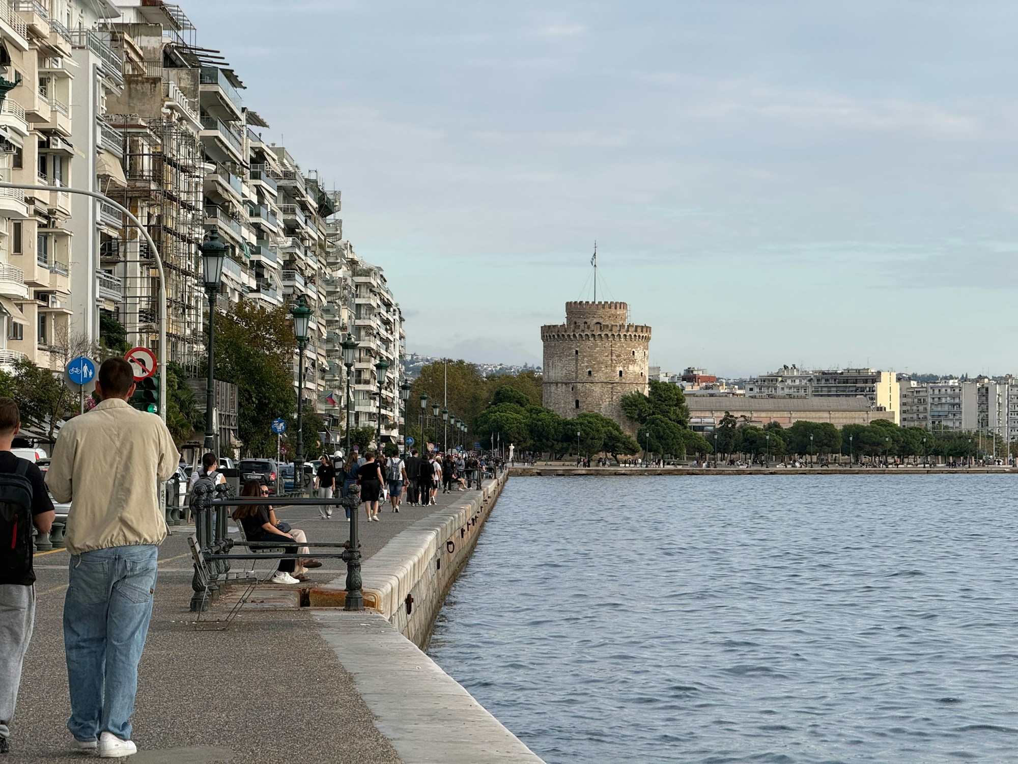 La Tour Blanche de Thessalonique et le front de mer animé de la deuxième ville de Grèce