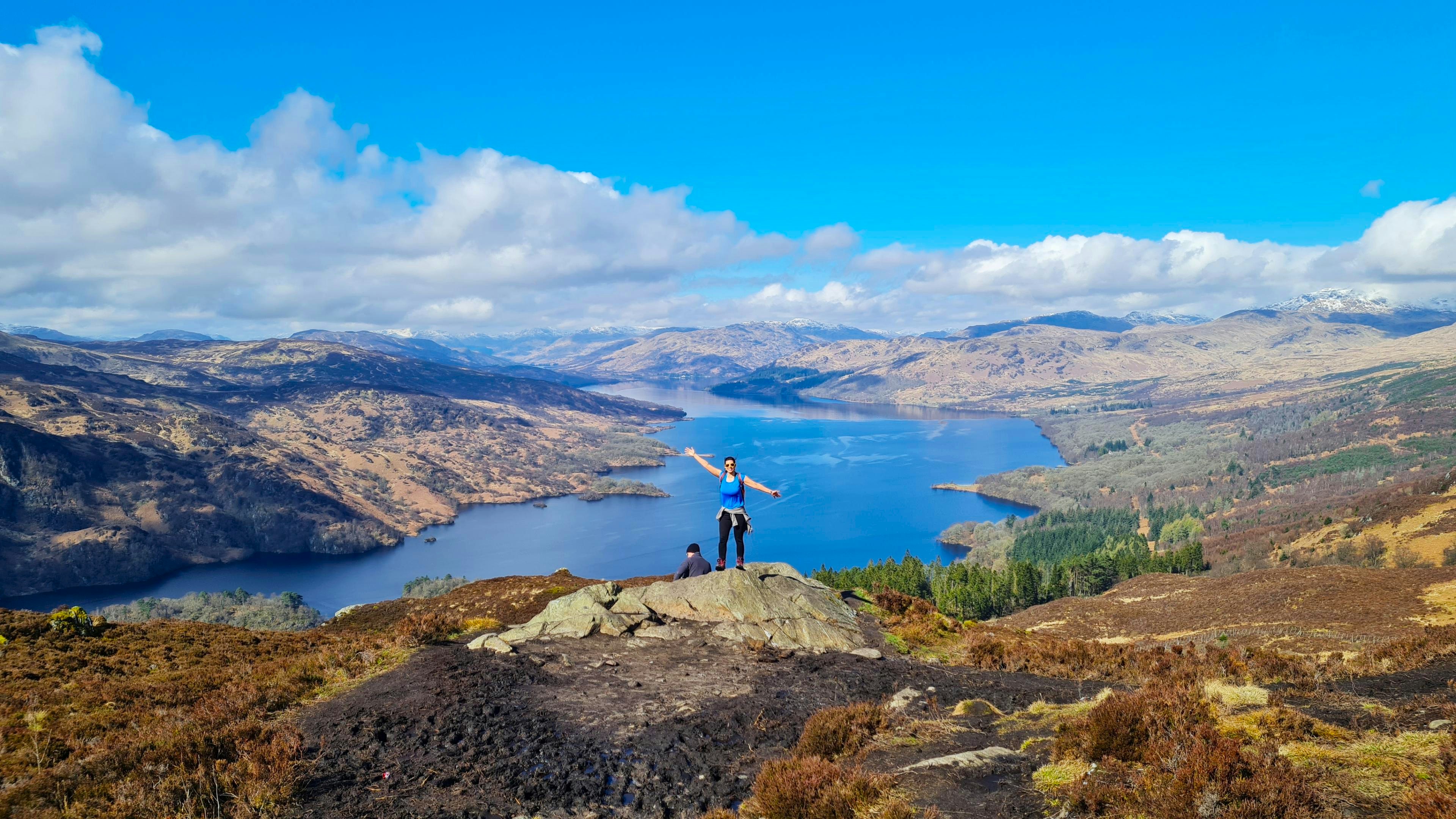 Sommet de Ben A'an surplombant le Loch Katrine dans les Highlands écossais - Voyage solo Écosse 2026