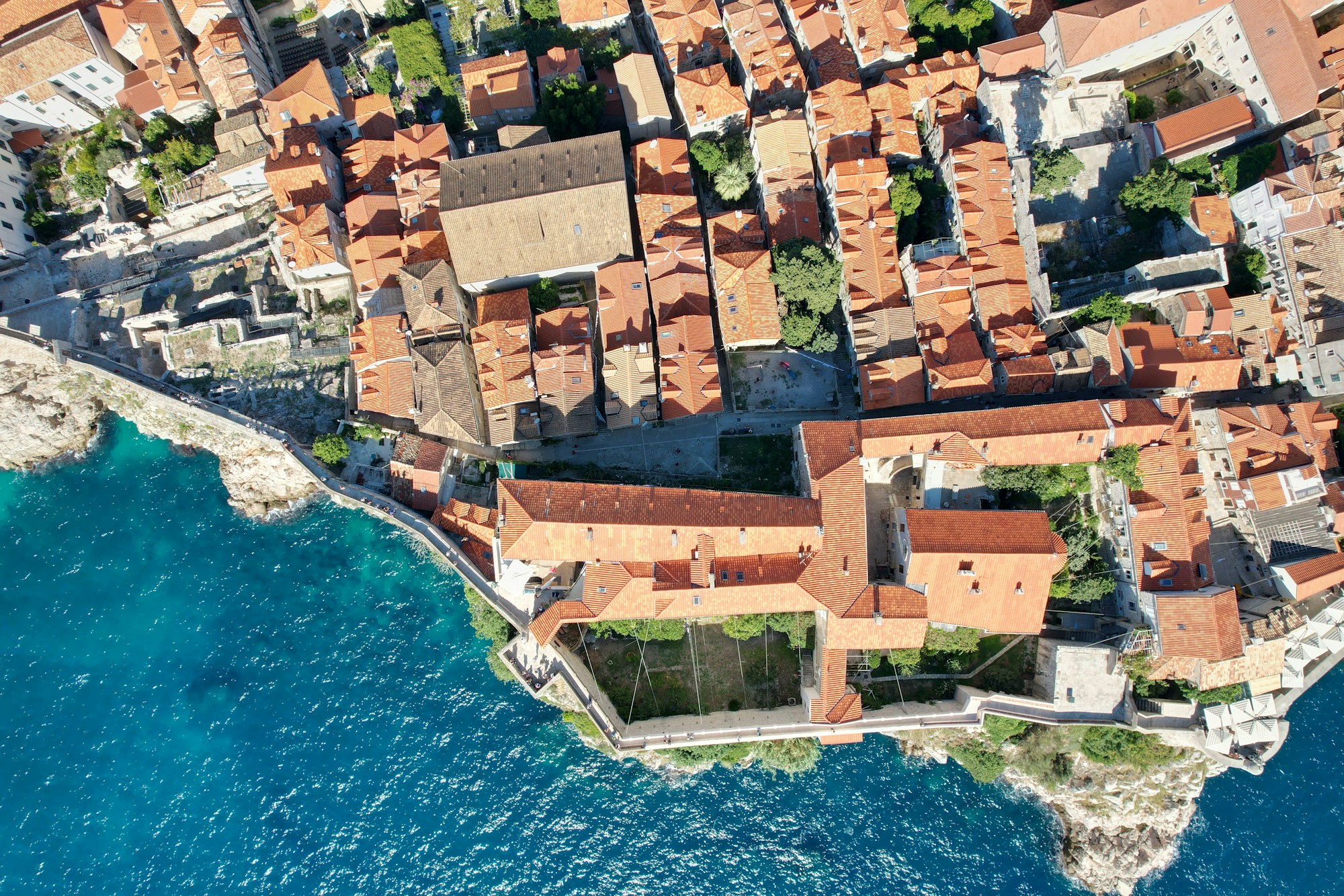 Vue aérienne de la vieille ville de Dubrovnik et la mer Adriatique