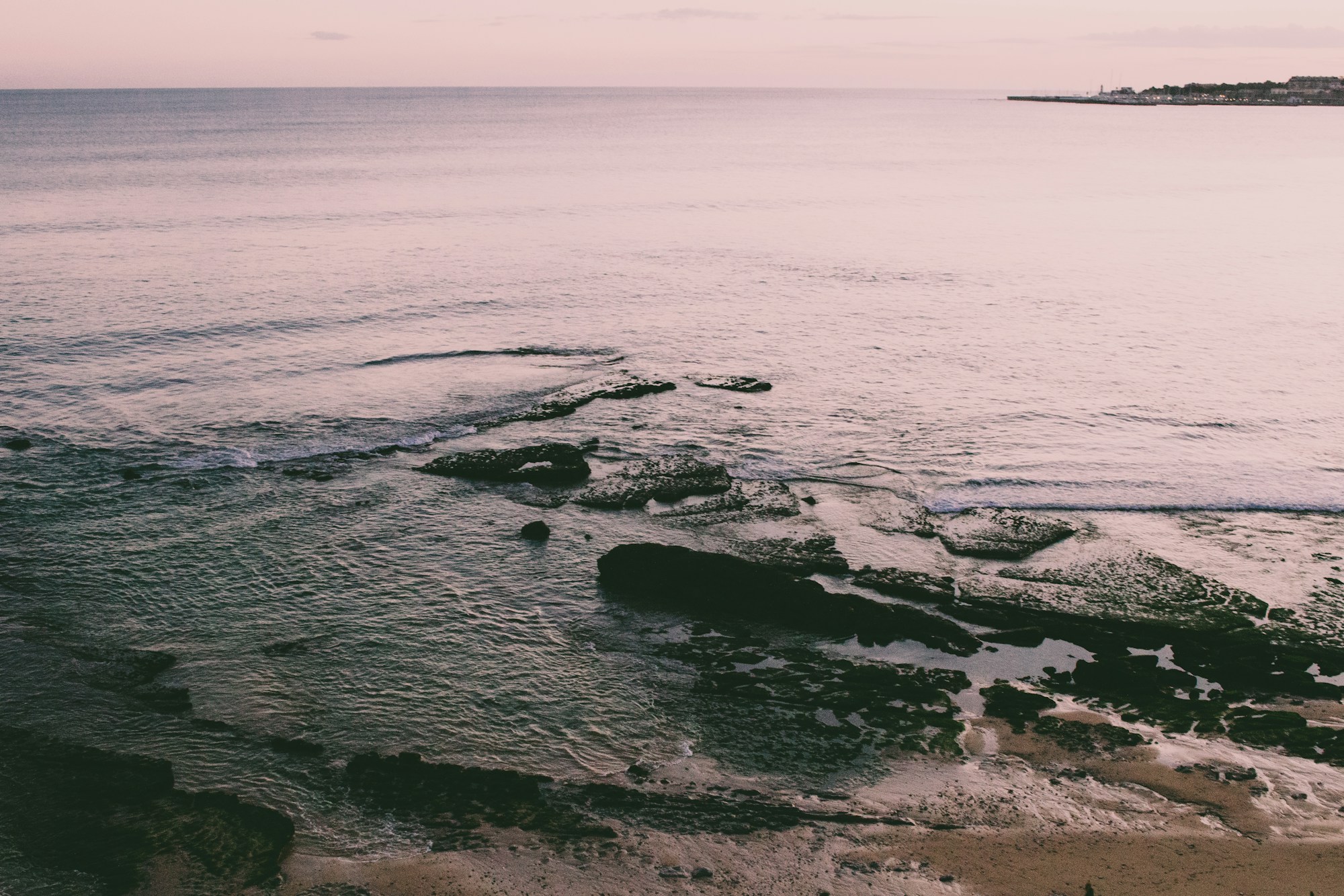 La côte d'Estoril sur la Riviera Portuguesa, à 2 km de Cascais, avec ses hôtels de luxe et son célèbre Casino face à l'Atlantique