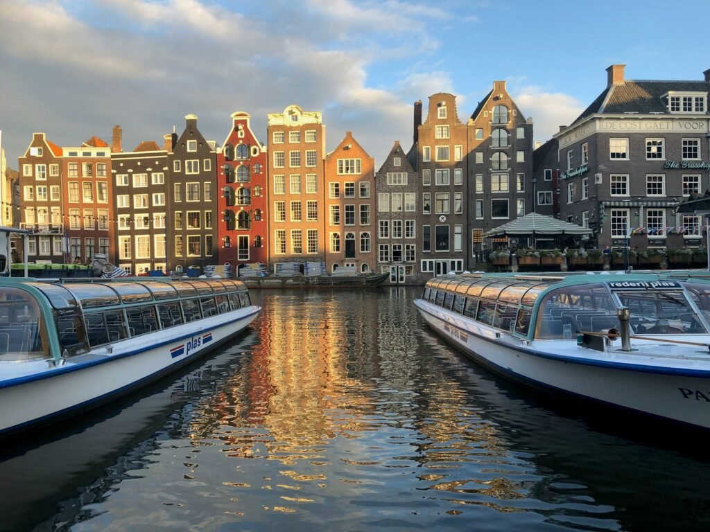 Canaux d'Amsterdam — destination accessible et inclusive en Europe 2026