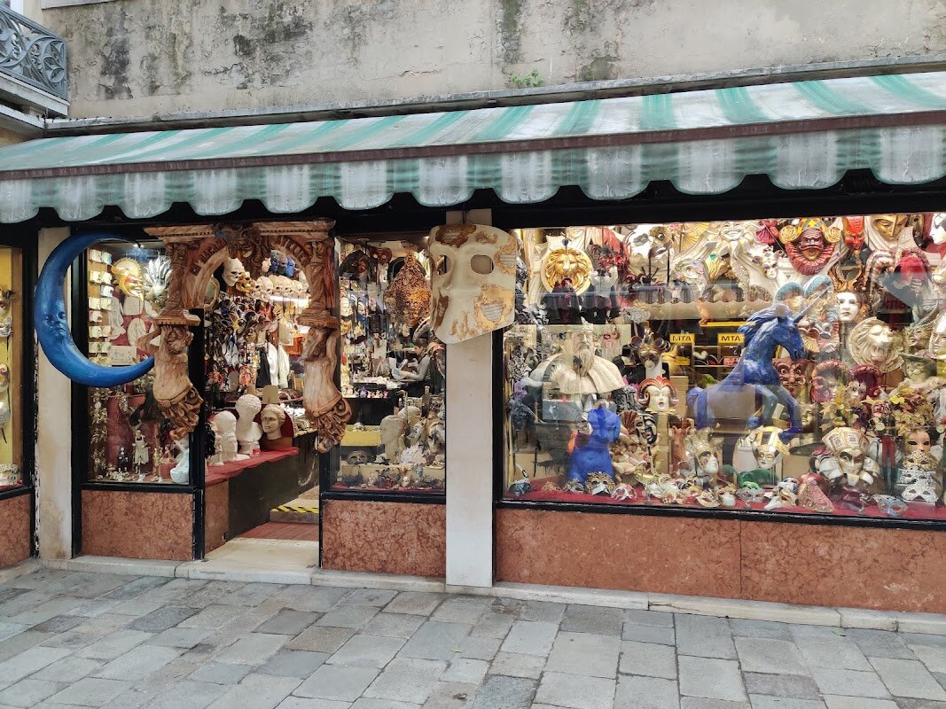 Achat de masques artisanaux authentiques – Cannaregio, Venise (photo 1)