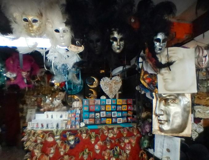Achat de masques artisanaux authentiques – Cannaregio, Venise (photo 2)