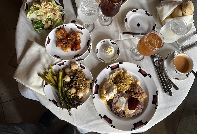 Ahwahnee Dining Room – Yosemite Valley (photo 2)