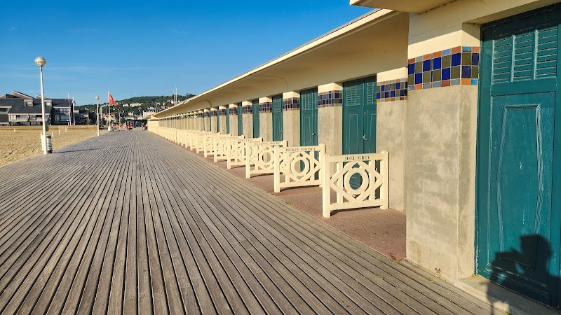 Aire de jeux des Lais de Mer – Boulevard Cornuché, 14800 Deauville (photo 2)