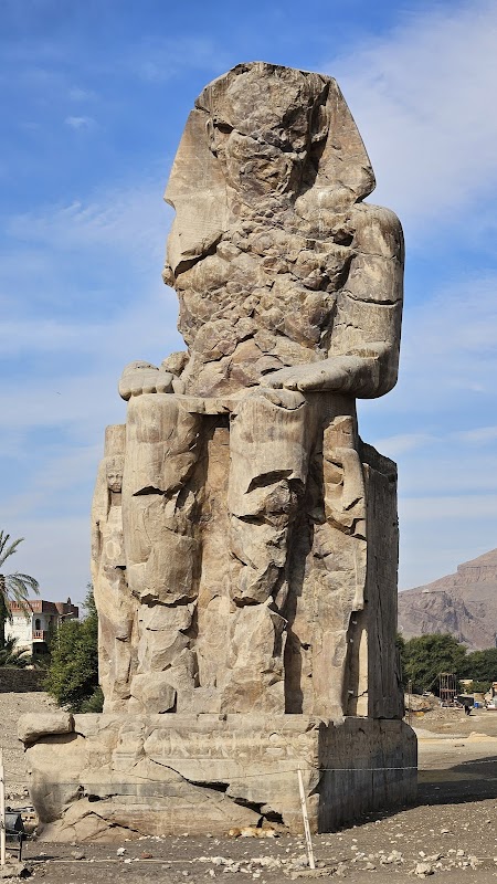 Arrêt aux Colosses de Memnon – Colosses de Memnon, Rive Ouest, Louxor, Égypte (photo 2)