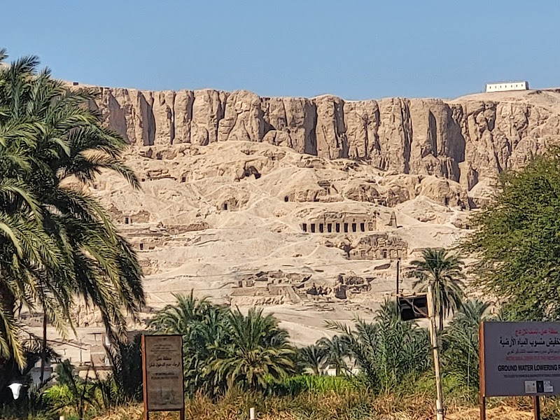Arrêt aux Colosses de Memnon – Colosses de Memnon, Rive Ouest, Louxor, Égypte (photo 3)
