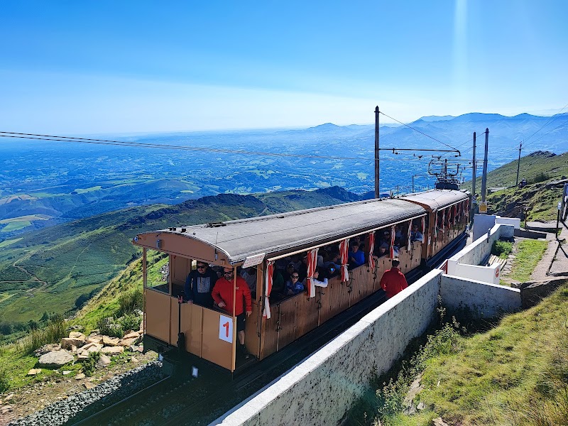 Ascension de La Rhune en train à crémaillère – Petit Train de la Rhune, Col de Saint Ignace, 64310 Sare (photo 3)