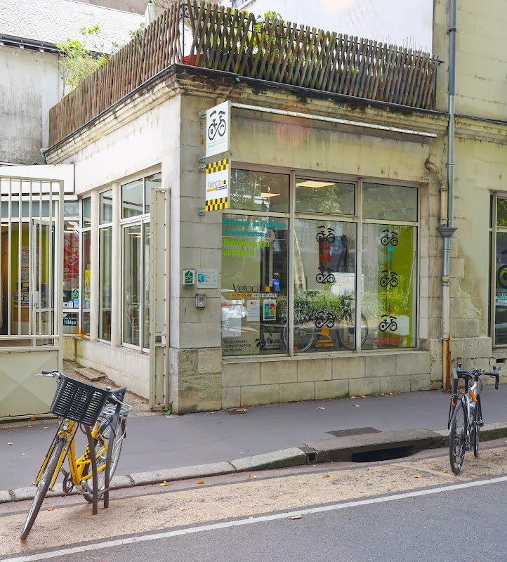 Balade à vélo le long de la Loire – Quai du Pont Neuf, 37000 Tours (photo 1)