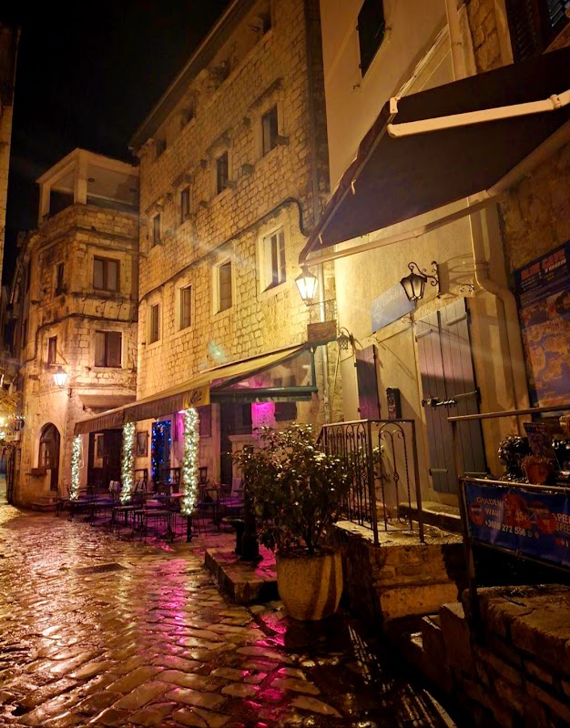 Bandiera Café – Old Town Kotor (photo 3)