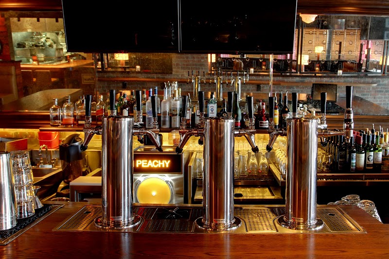 Browns Socialhouse – 109 Lonsdale Avenue, North Vancouver (photo 2)
