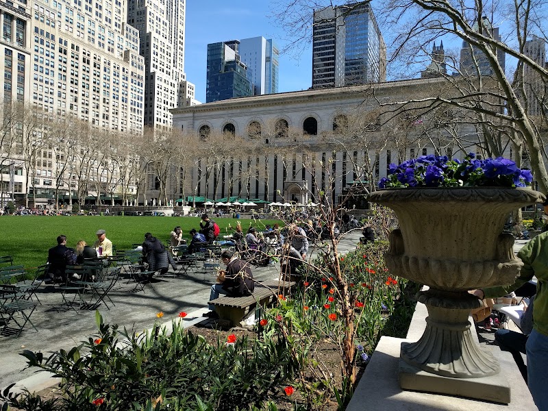 Bryant Park - Quick executive walk – Bryant Park - Midtown Manhattan (photo 2)