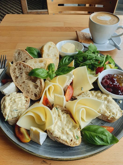 Café Kafka – ul. Obozna 63, Powiśle, Varsovie (photo 2)