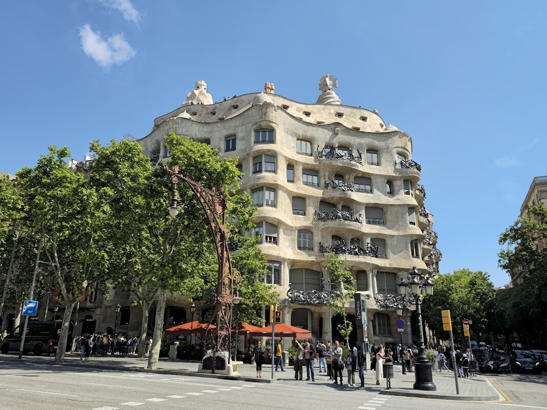 Casa Milà (La Pedrera) – Passeig de Gràcia, Barcelone (photo 1)