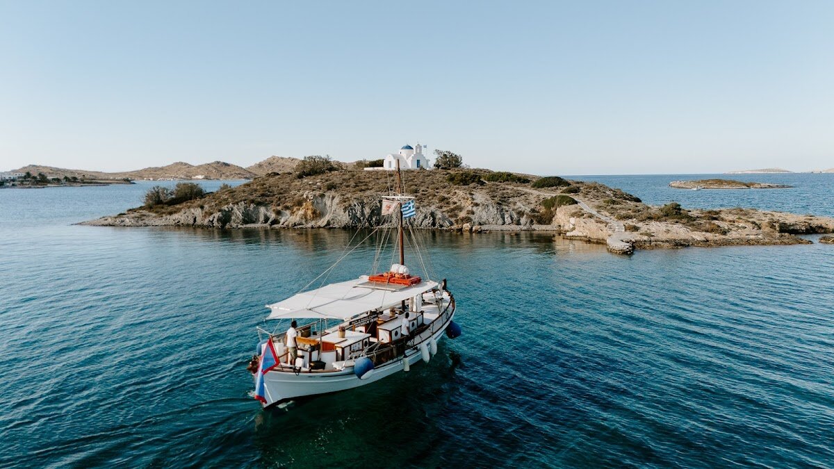 Catamaran Cruise Coastal Paros – Naoussa, Paros (photo 1)