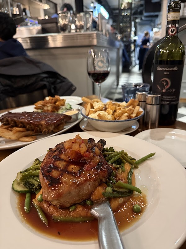Cochon Dingue Champlain – 46 Blvd Champlain (Petit-Champlain) (photo 3)