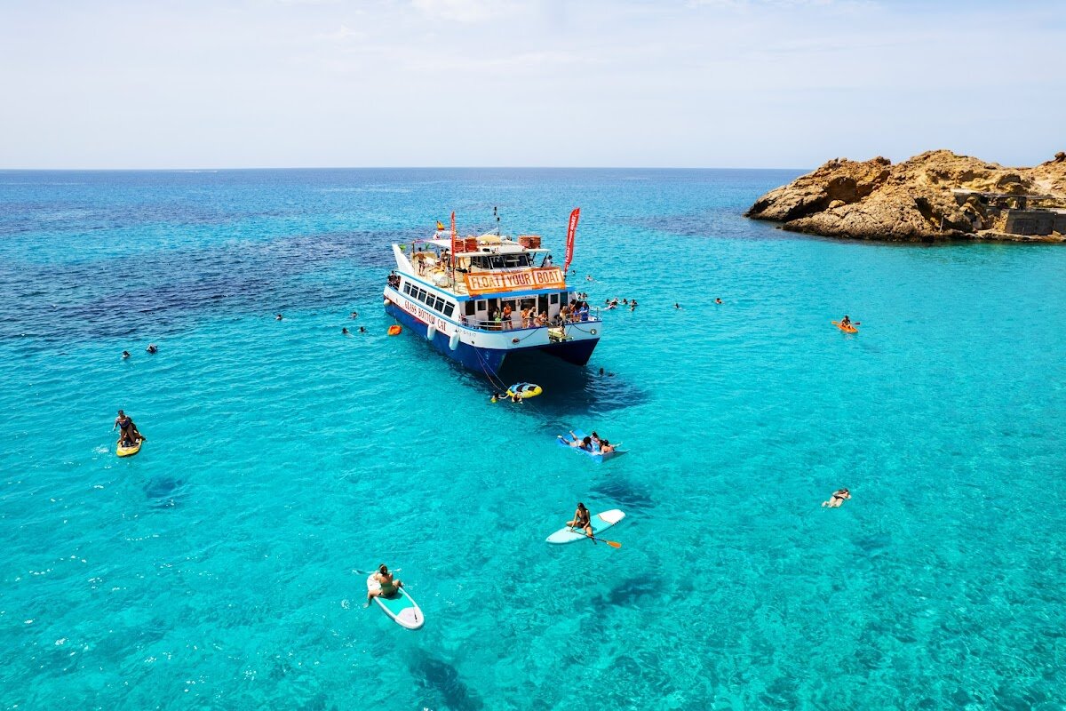 Croisière en catamaran transparent (côte sud-ouest) – Playa d'en Bossa, Ibiza (photo 1)