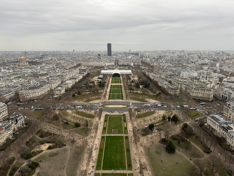 Découverte des alentours de la Tour Eiffel – Champ de Mars, Paris (photo 3)