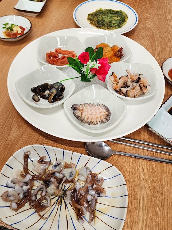 Daeseong Sashimi (대성횟집) – 52 Jagalchihaean-ro, Jung-gu, Busan (photo 2)