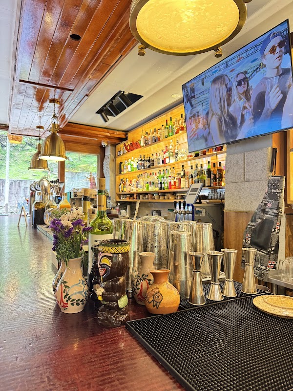 Full House Peruvian Cuisine – Terrasse avec vue sur l'Urubamba, Aguas Calientes (photo 2)