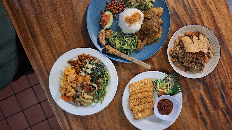 Warung Made – Jl. Raya Seminyak, Seminyak, Kuta, Bali (photo 3)